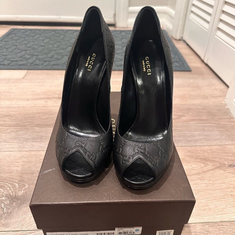 Gucci Guccissima Soft Nero Logo open Toe Pumps